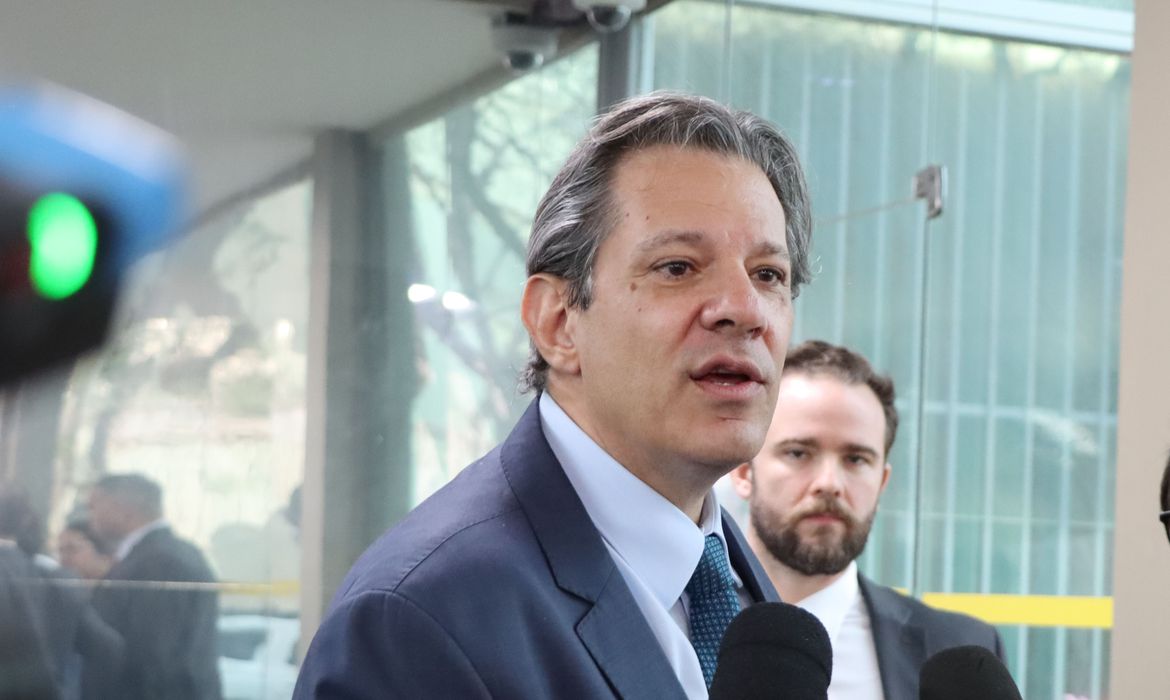 Meta fiscal demonstra seriedade com contas públicas, diz Haddad