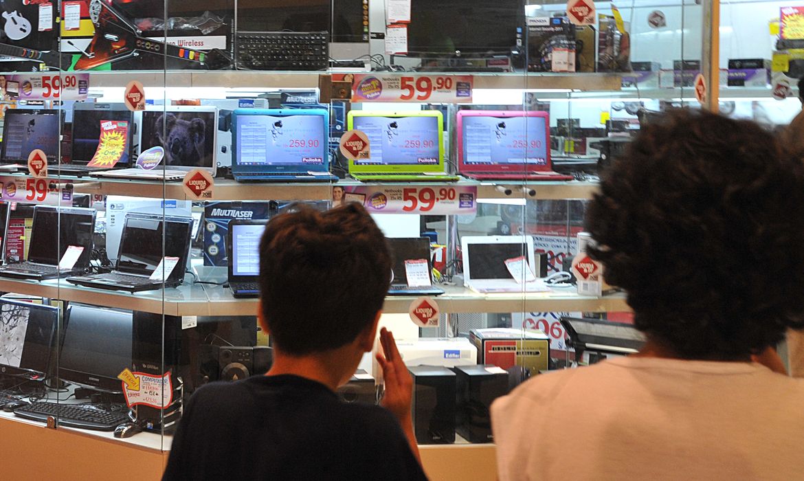 Com menos inflação, comércio espera recorde de vendas na Black Friday