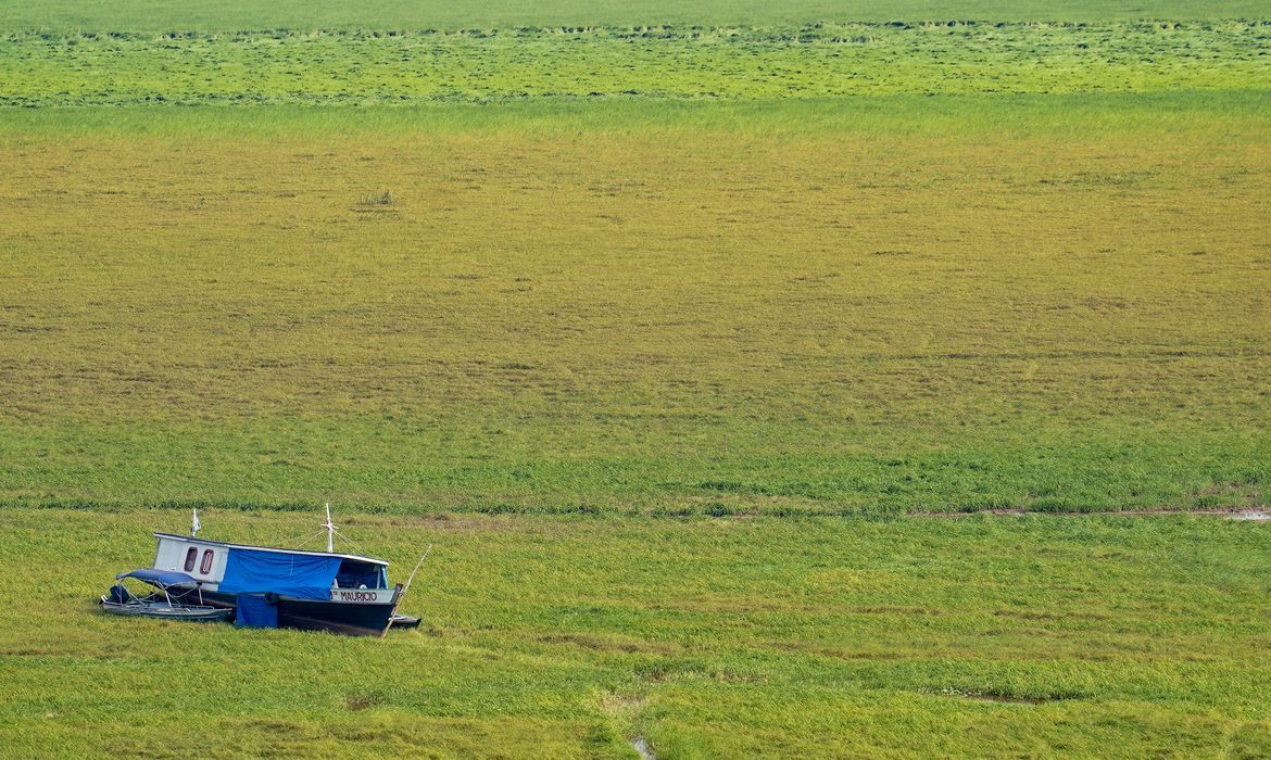 Auxílio a pescador atingido por estiagem no Norte começa a ser pago