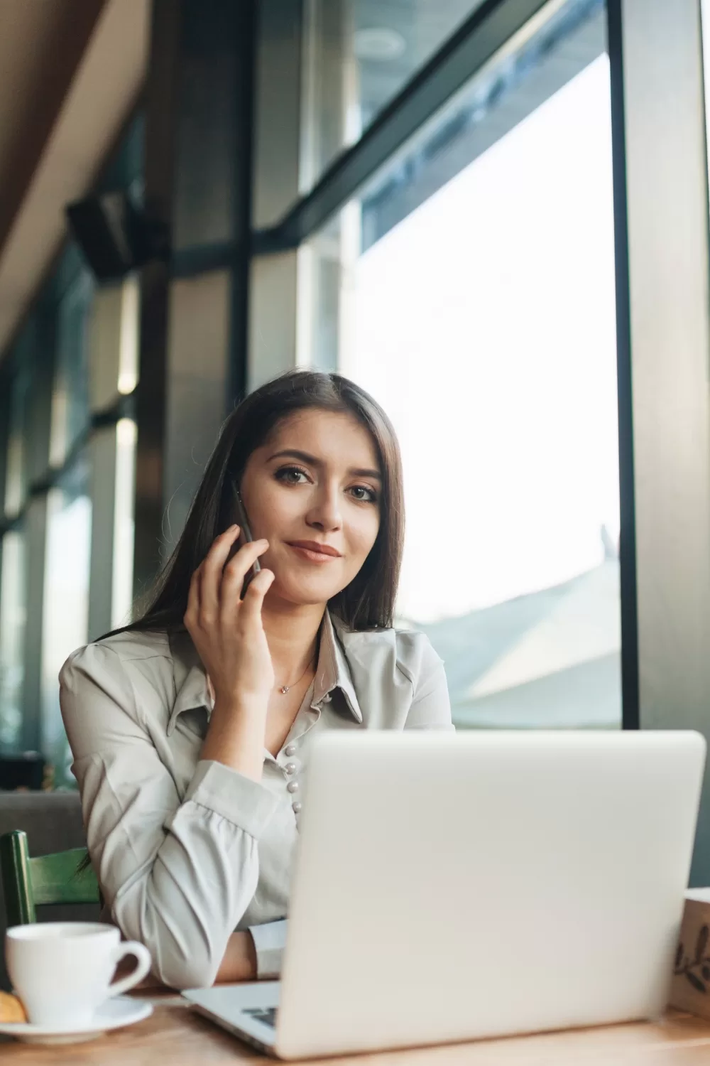 Mulher trabalhando como freelancer