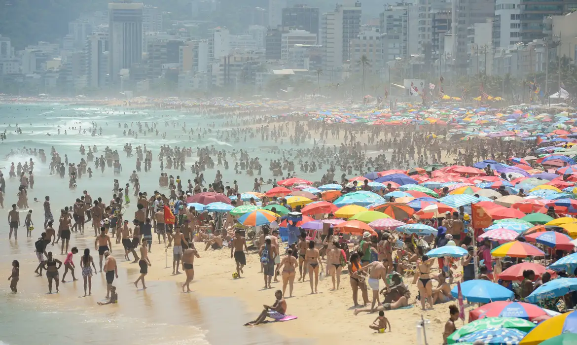 Mais da metade da população brasileira vivem no litoral