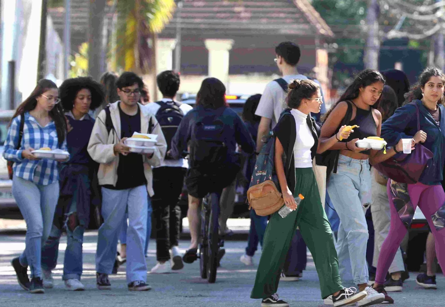 Desenrola FIES renegocia mais de R$ 11,5 bilhões em dívidas de estudantes; entenda como funciona