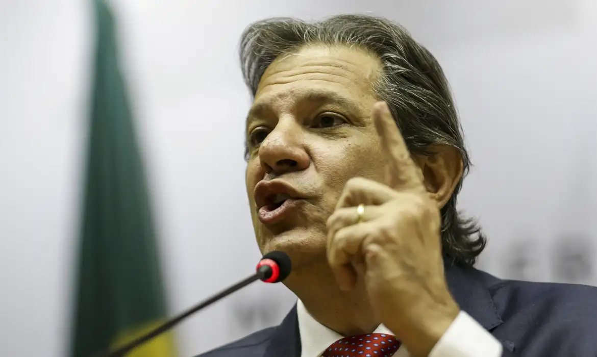 Taxação de super-ricos ganha adesão de países, diz Haddad